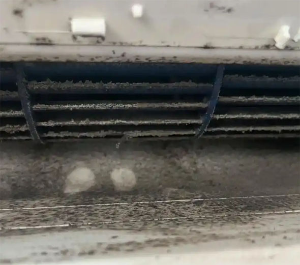 瑞丽空调吹的风有股烧焦味是怎么回事